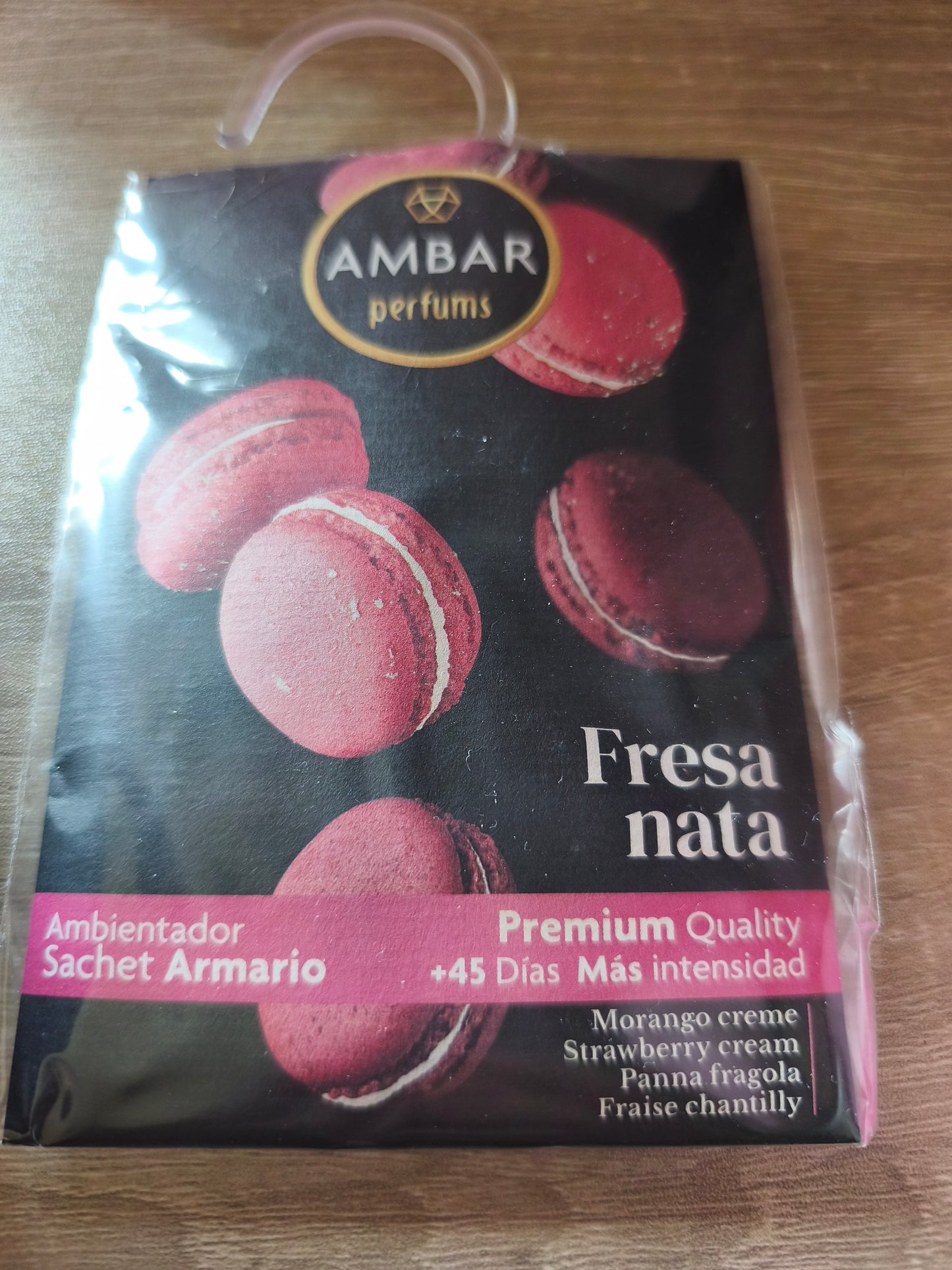 Sachet armoire ou voiture fraise chantilly
